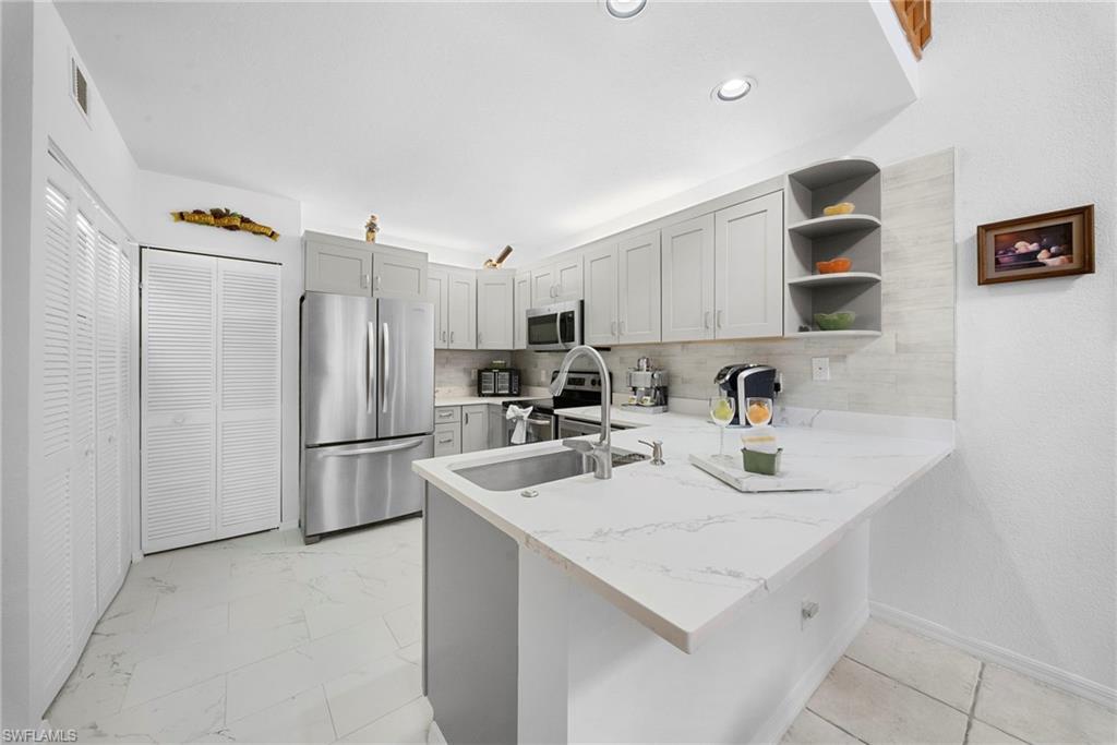 EMERALD WOODS - Residential Lease