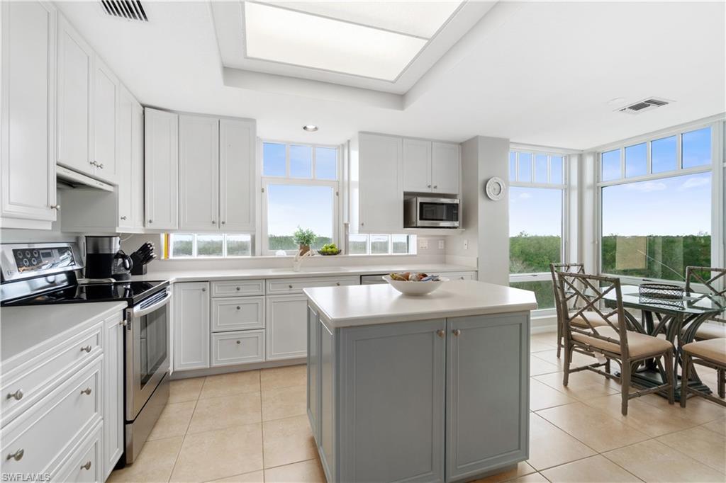 BAREFOOT BEACH CLUB - Residential