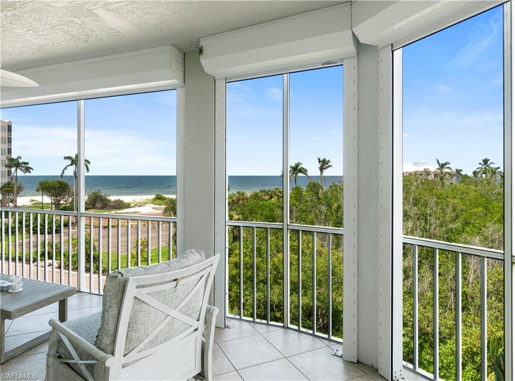 BAREFOOT BEACH CLUB - Residential