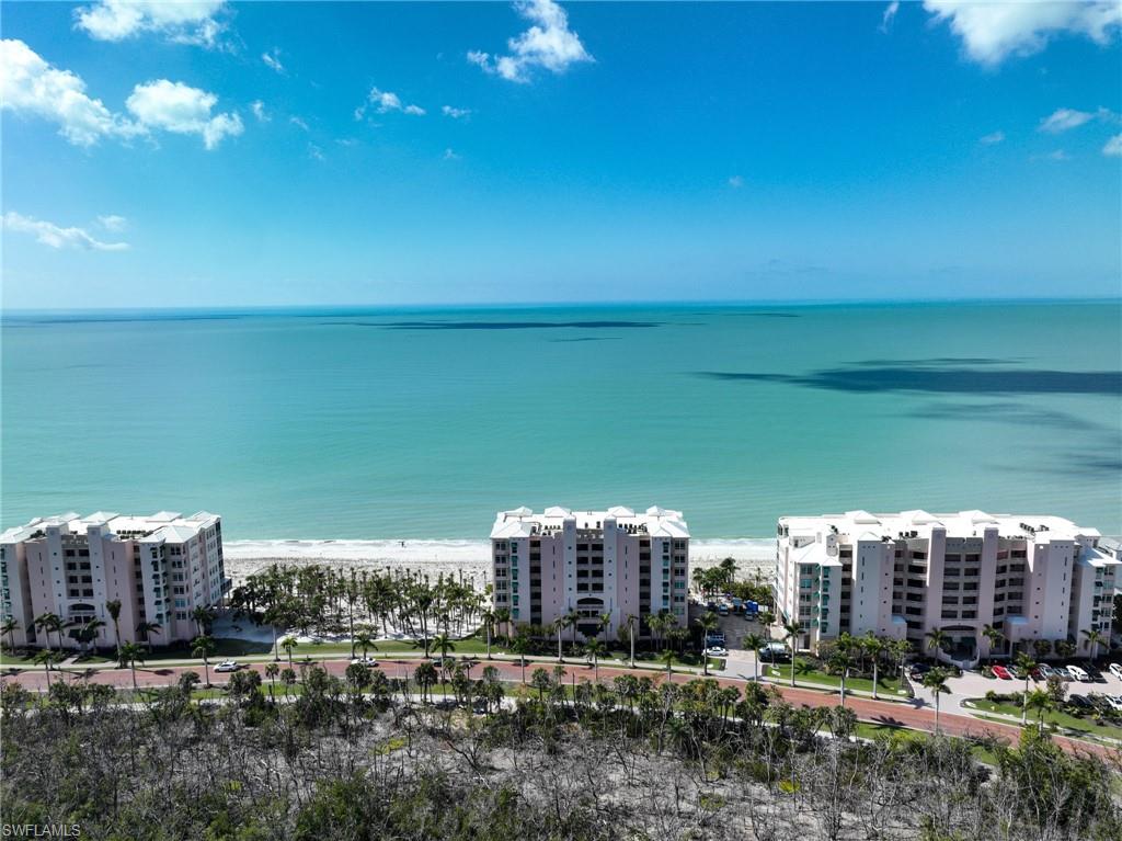 BAREFOOT BEACH CLUB - Residential