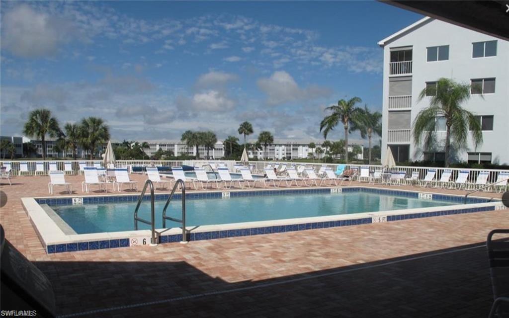 GOLFVIEW GOLF & RACQUET CLUB - Residential