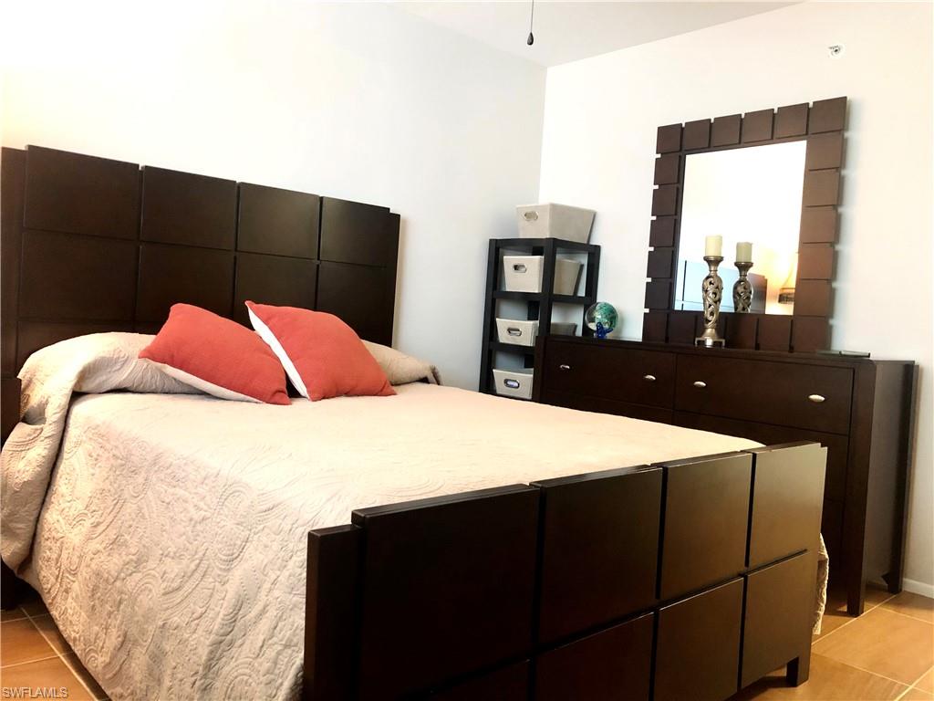 GOLFVIEW GOLF & RACQUET CLUB - Residential