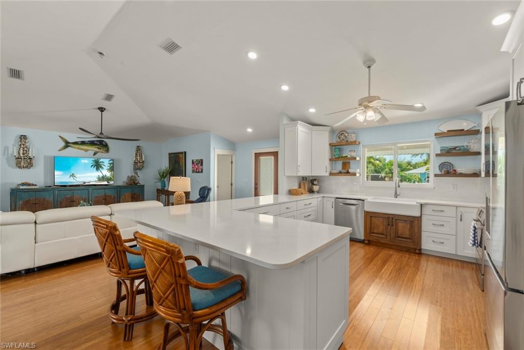 CHARLOTTE SHORES - Residential