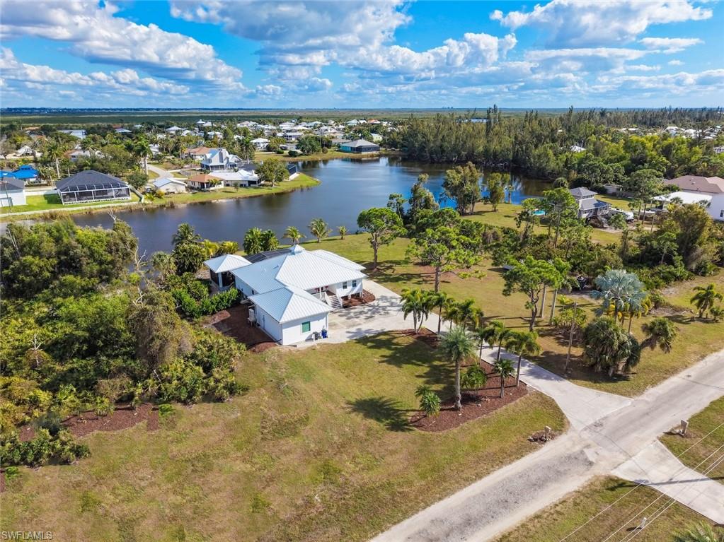 CHARLOTTE SHORES - Residential