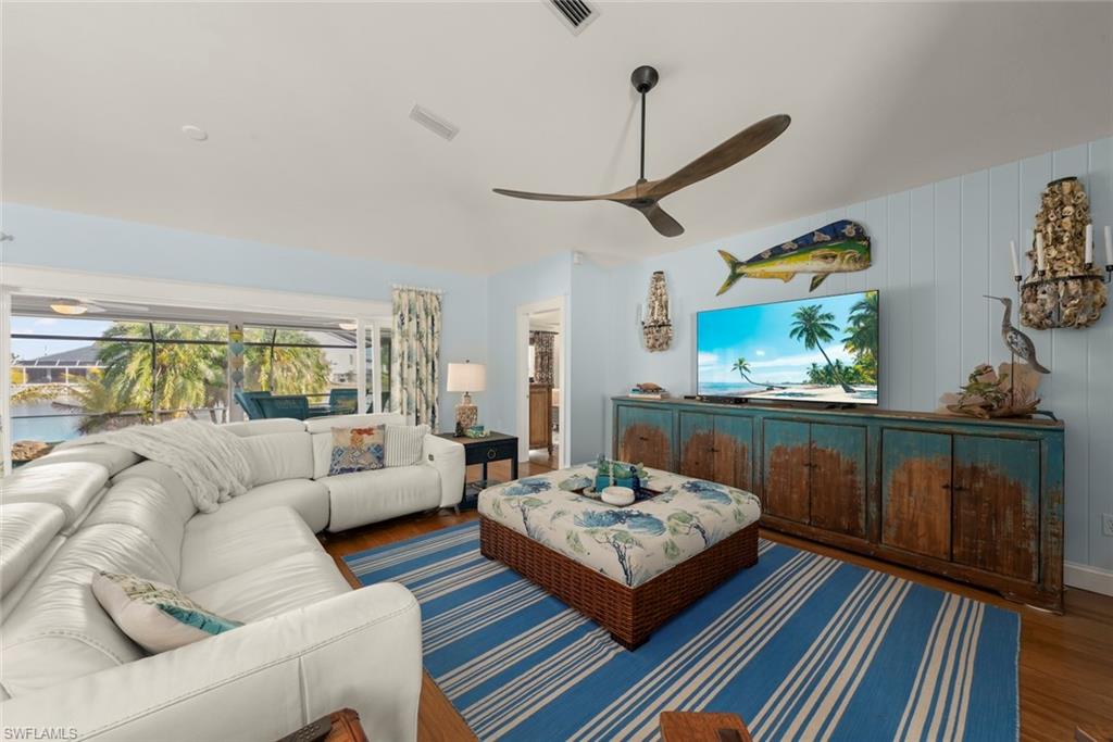 CHARLOTTE SHORES - Residential