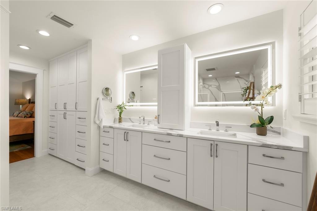 CHARLOTTE SHORES - Residential