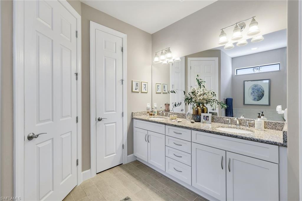 CAMDEN LAKES - Residential