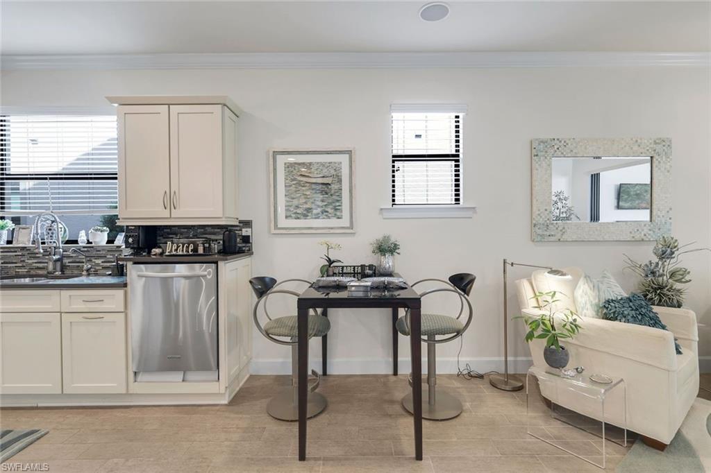 CAMDEN LAKES - Residential