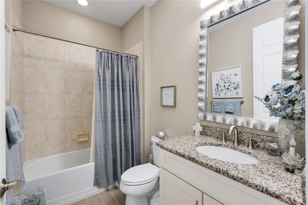 CAMDEN LAKES - Residential