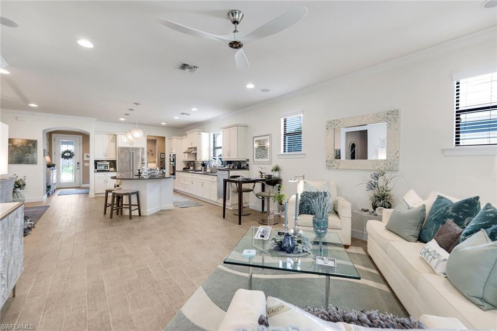 CAMDEN LAKES - Residential