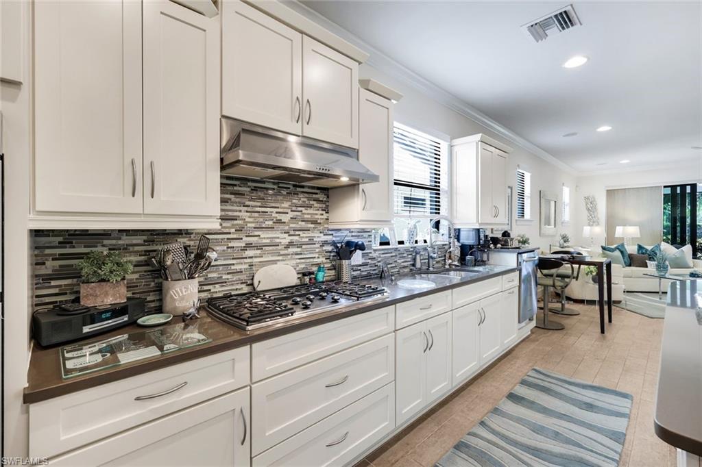 CAMDEN LAKES - Residential