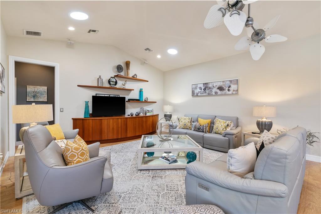 HERITAGE PALMS ESTATES - Residential