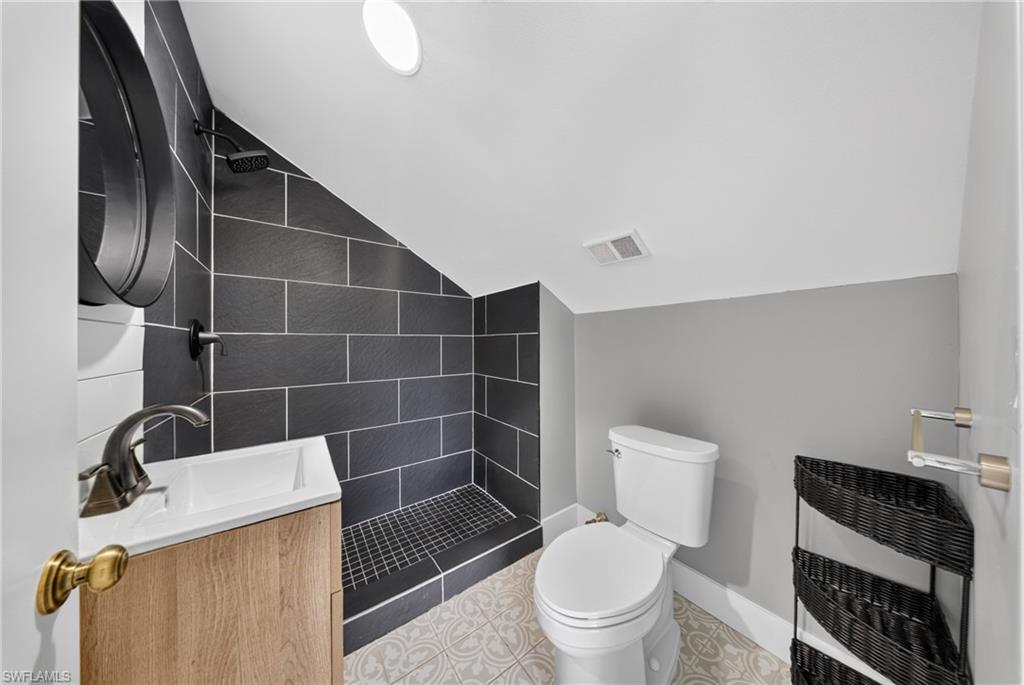 LOGAN WOODS - Residential Lease