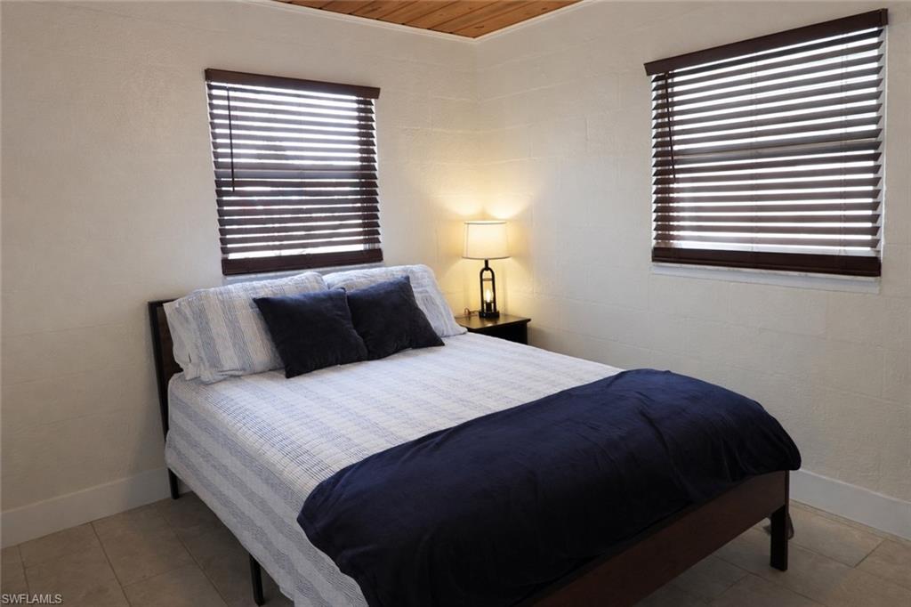 KNIGHTS BOKEELIA ISLE - Residential
