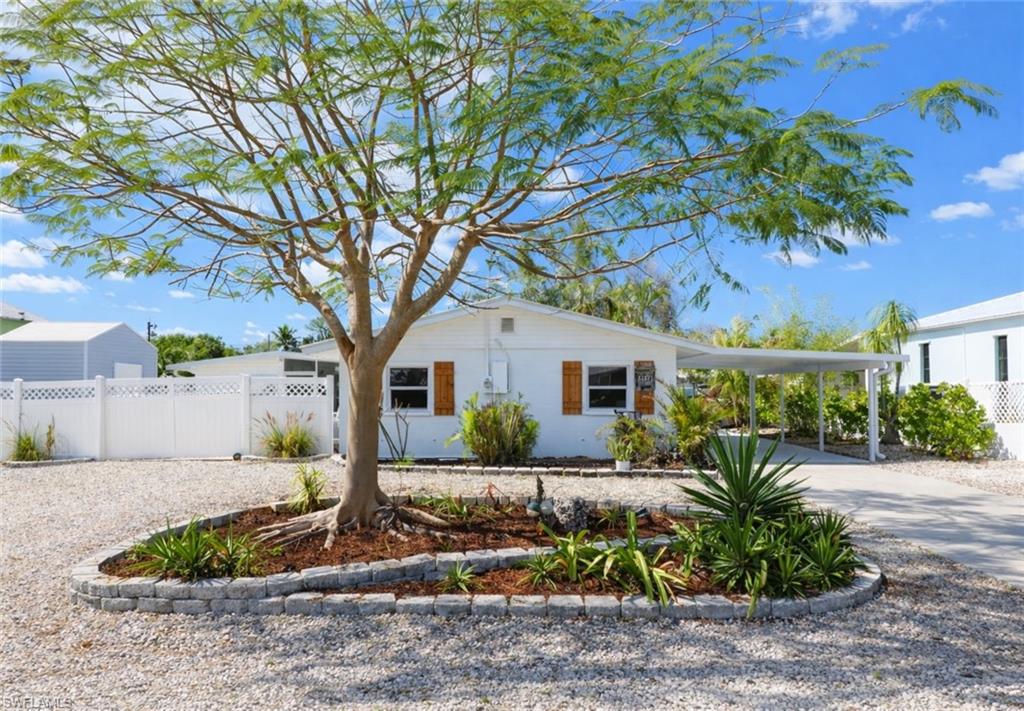 KNIGHTS BOKEELIA ISLE - Residential