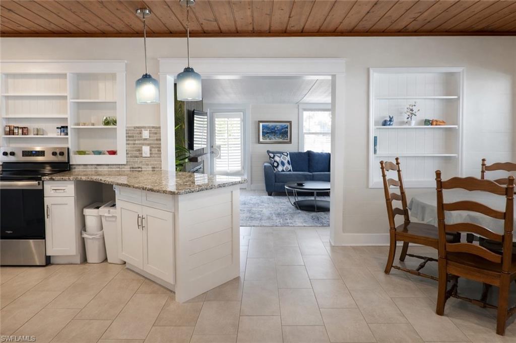 KNIGHTS BOKEELIA ISLE - Residential
