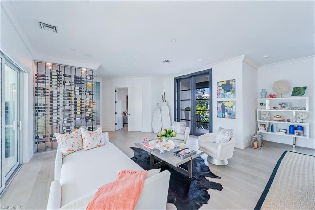 AQUALANE SHORES - Residential