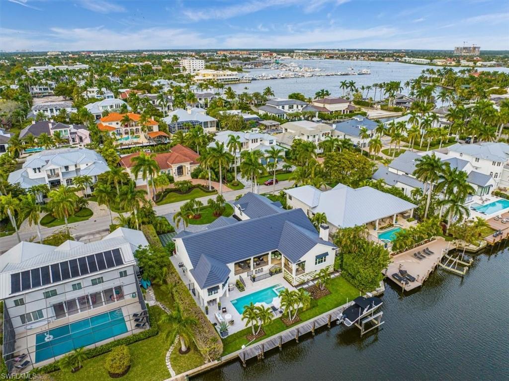AQUALANE SHORES - Residential