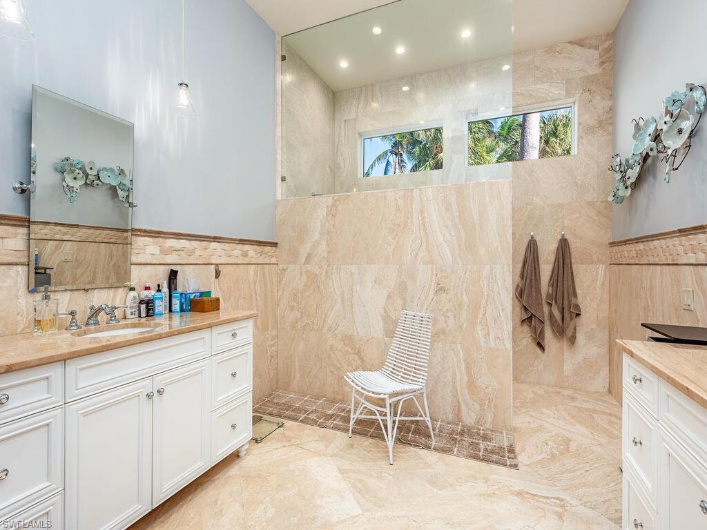 VILLA LA PALMA AT BAY COLONY - Residential