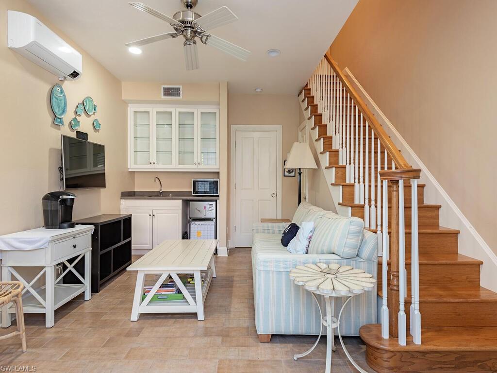 VILLA LA PALMA AT BAY COLONY - Residential