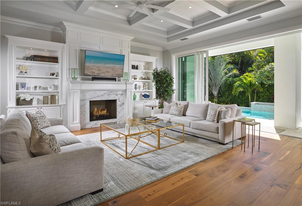 PARK SHORE - Residential