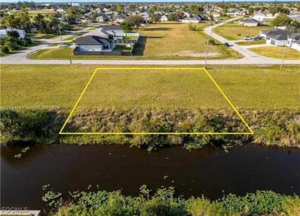 CAPE CORAL - Land