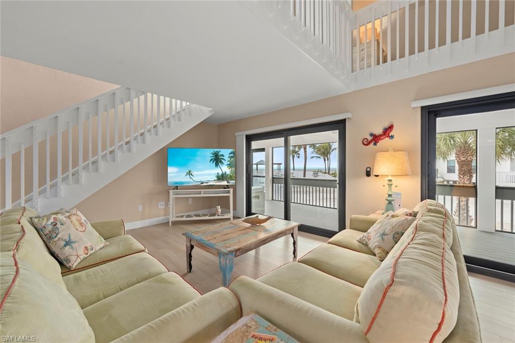 BEACH HOMES - Residential