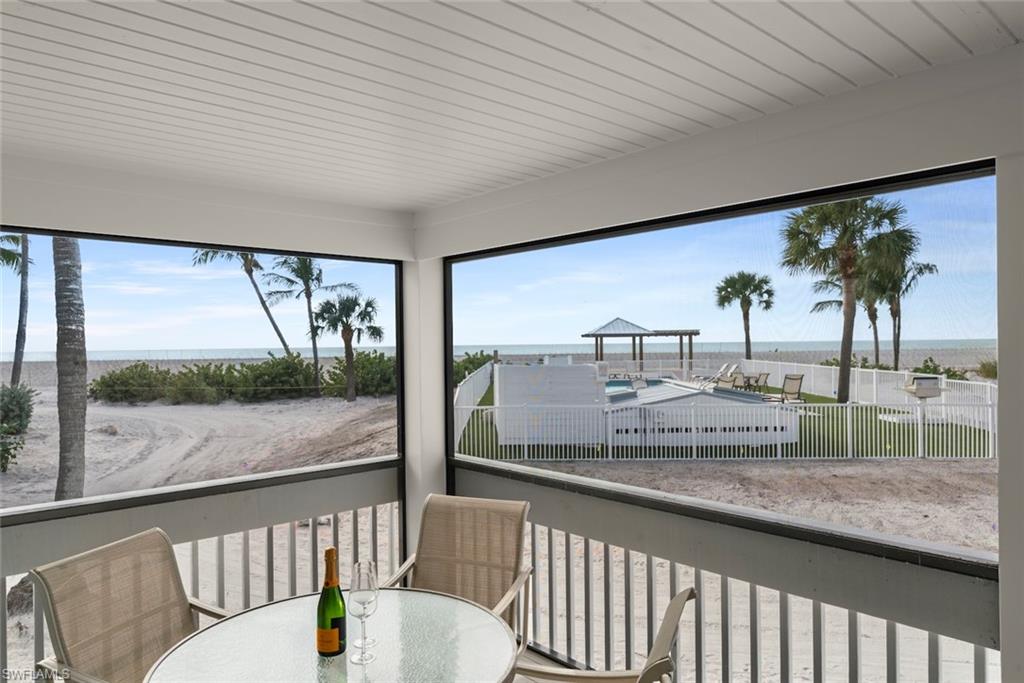 BEACH HOMES - Residential