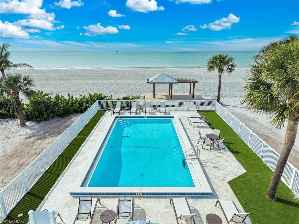 BEACH HOMES - Residential