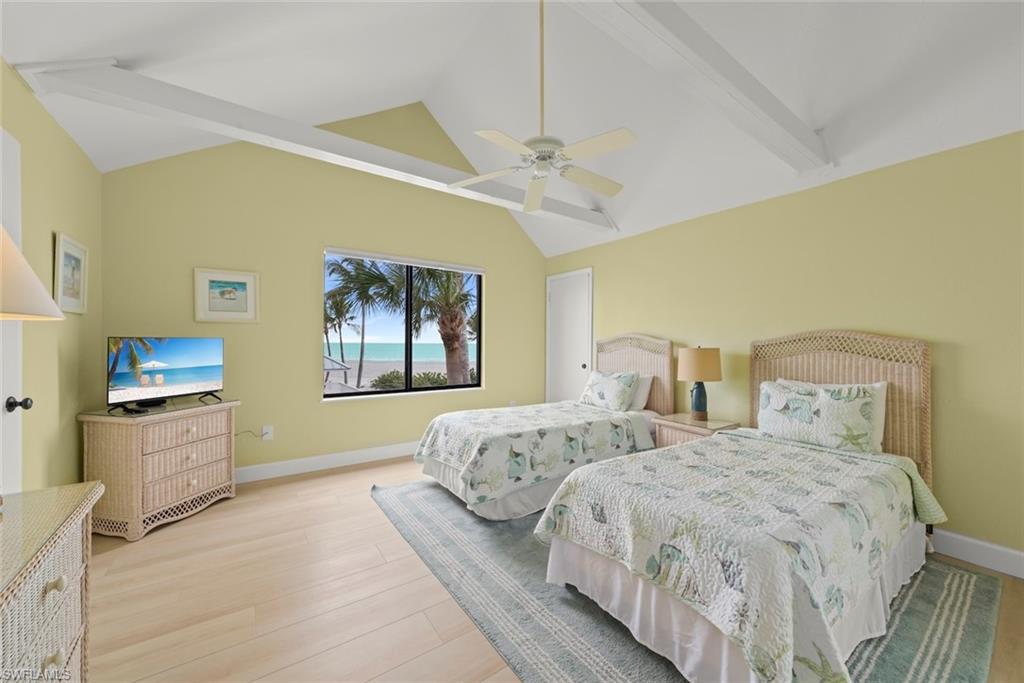 BEACH HOMES - Residential
