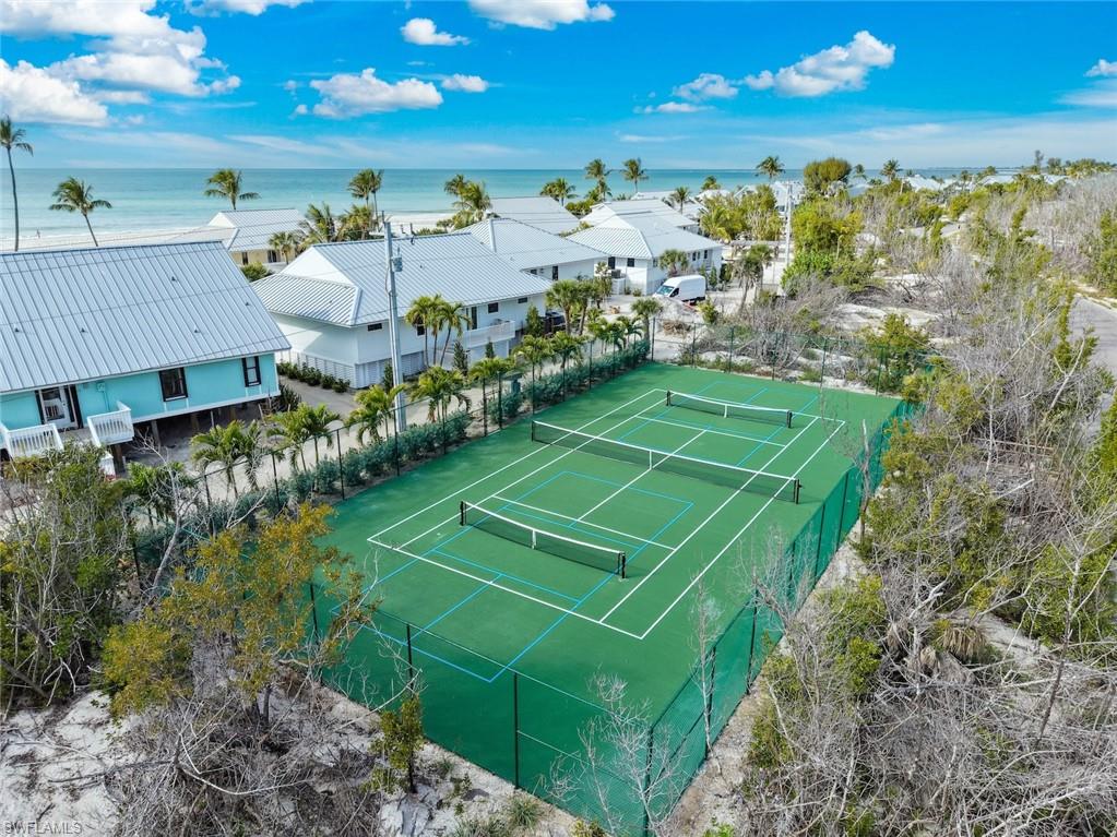 BEACH HOMES - Residential
