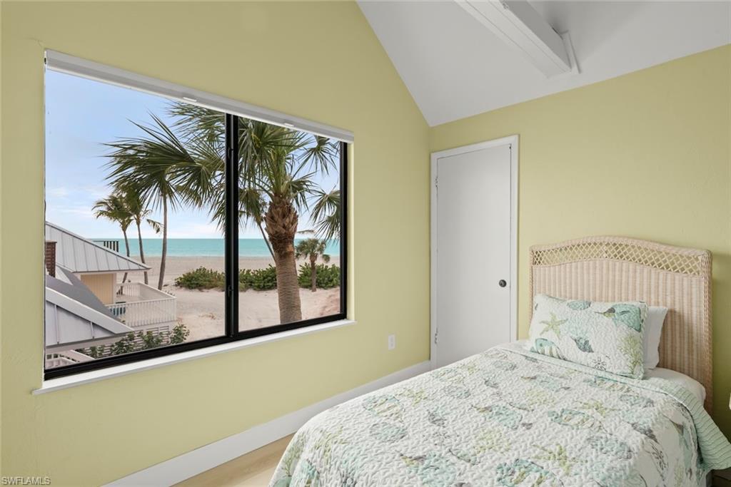 BEACH HOMES - Residential