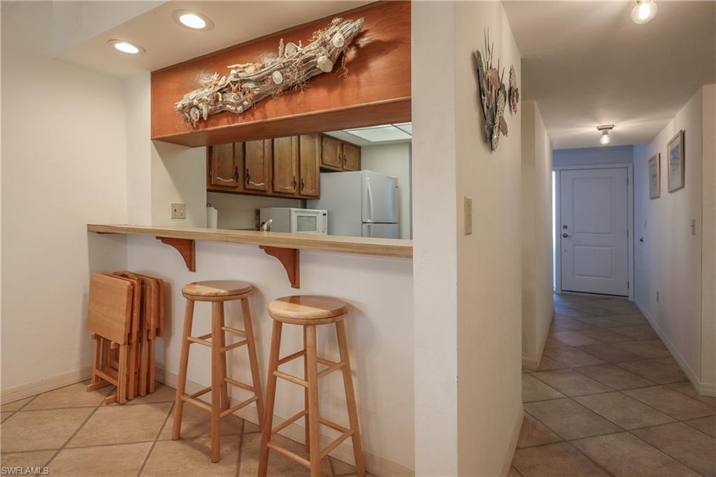 HARBOUR POINTE CONDO - Residential