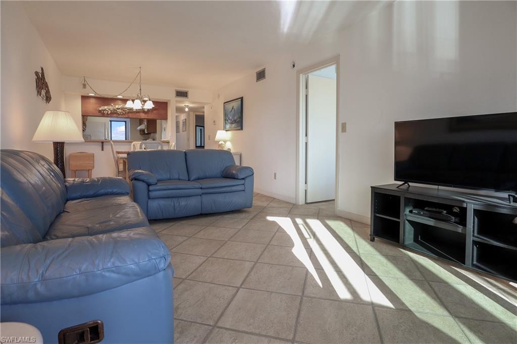 HARBOUR POINTE CONDO - Residential
