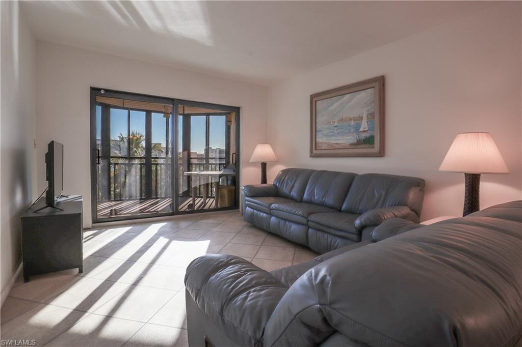 HARBOUR POINTE CONDO - Residential