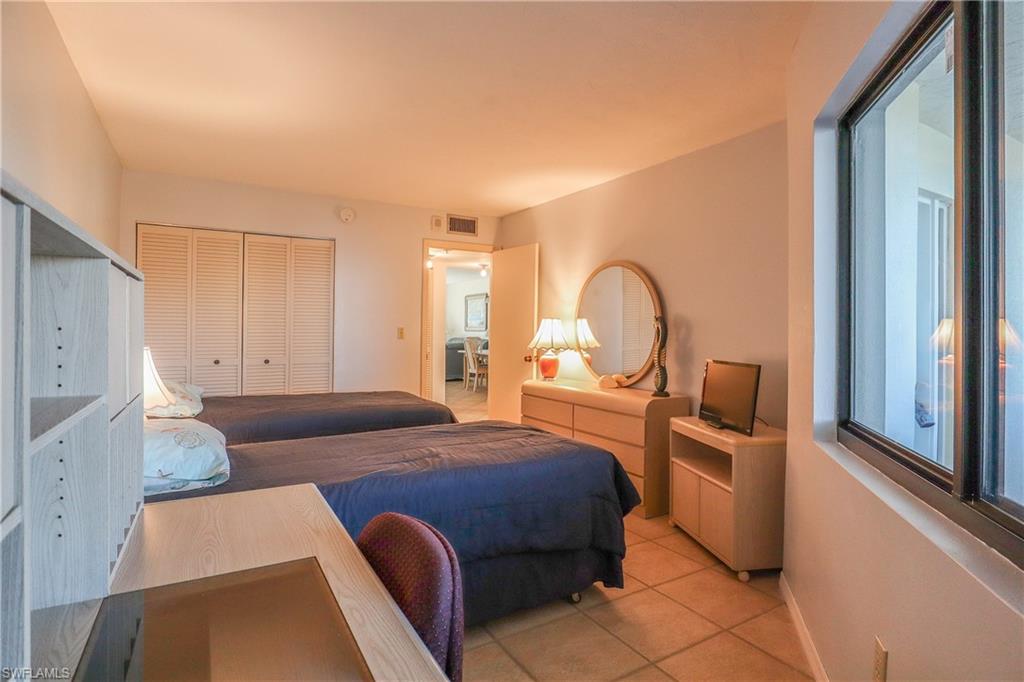 HARBOUR POINTE CONDO - Residential