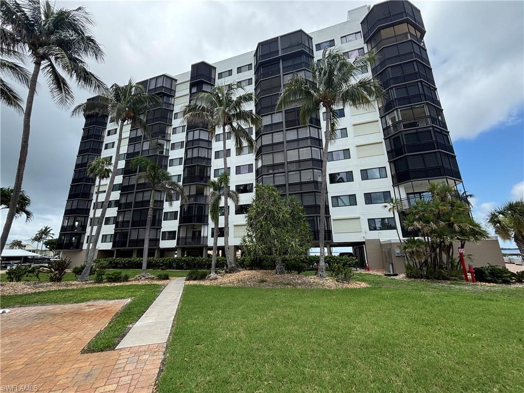 HARBOUR POINTE CONDO - Residential