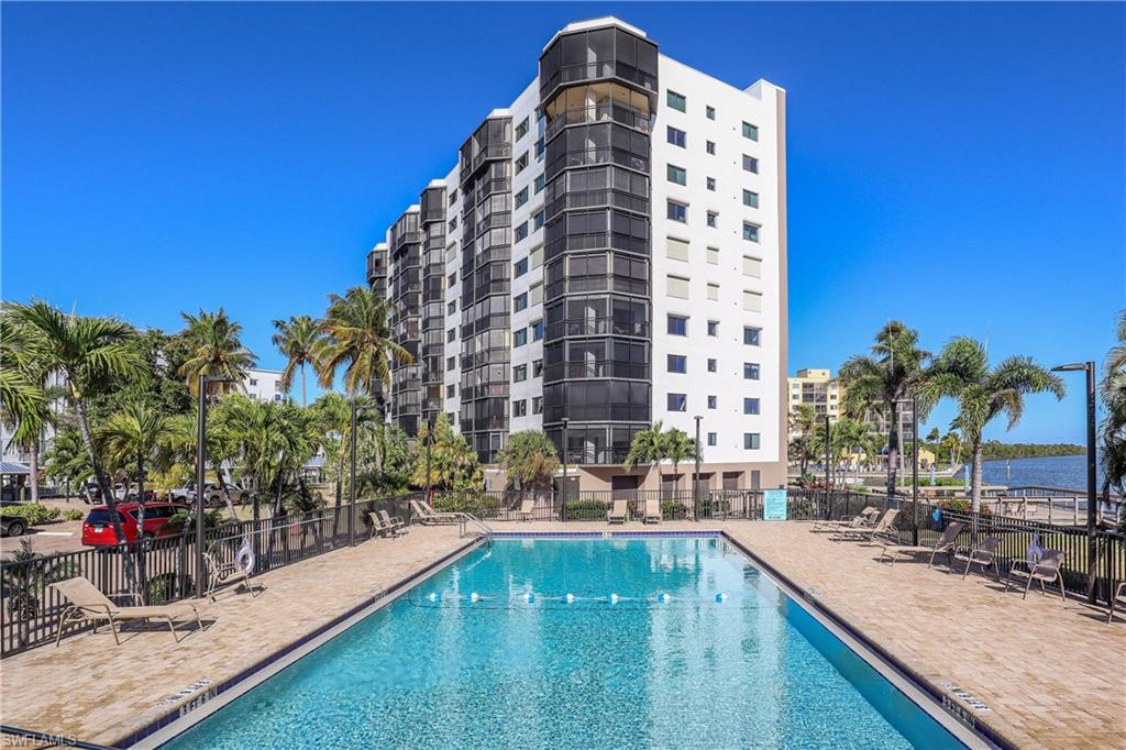 HARBOUR POINTE CONDO - Residential