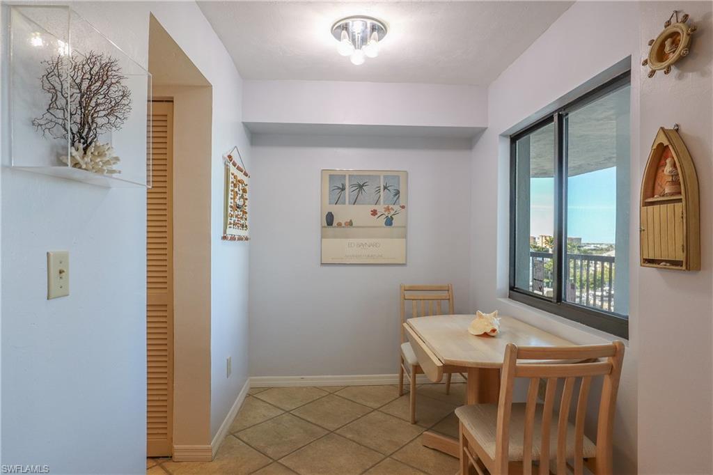 HARBOUR POINTE CONDO - Residential