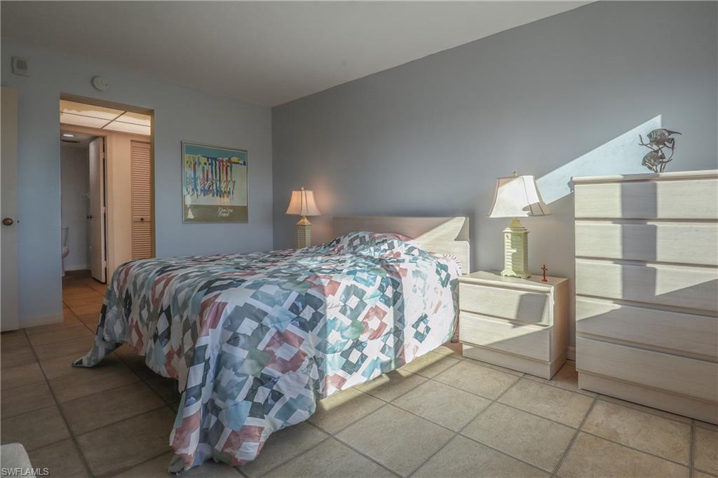 HARBOUR POINTE CONDO - Residential