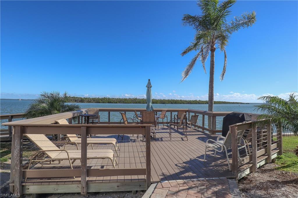HARBOUR POINTE CONDO - Residential