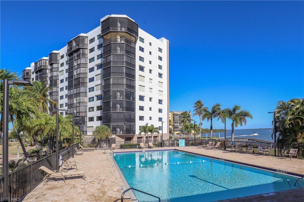 HARBOUR POINTE CONDO - Residential