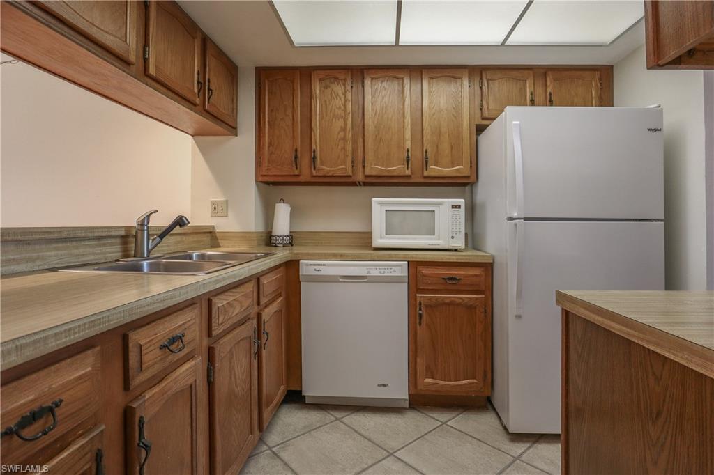 HARBOUR POINTE CONDO - Residential
