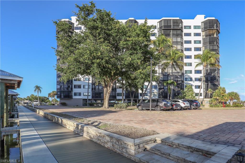 HARBOUR POINTE CONDO - Residential