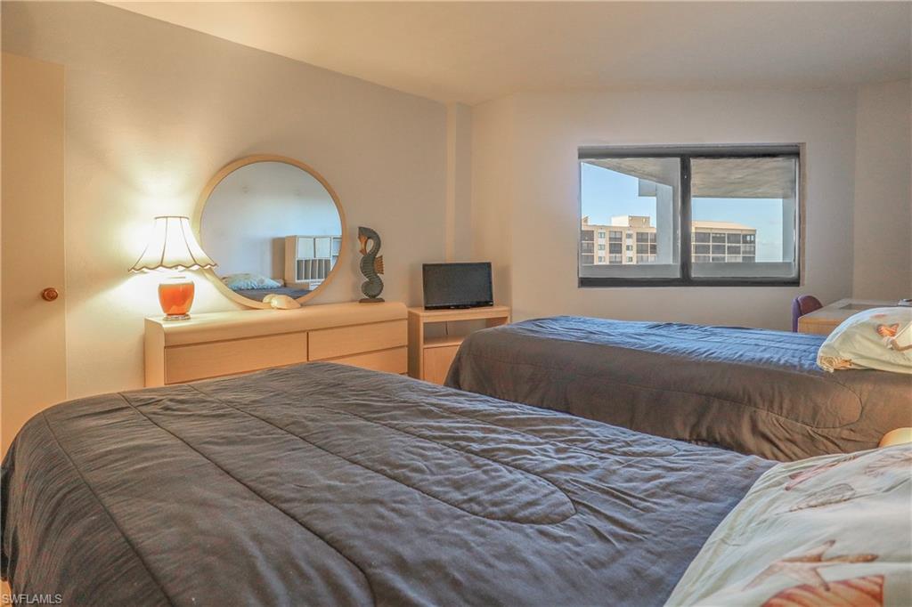 HARBOUR POINTE CONDO - Residential