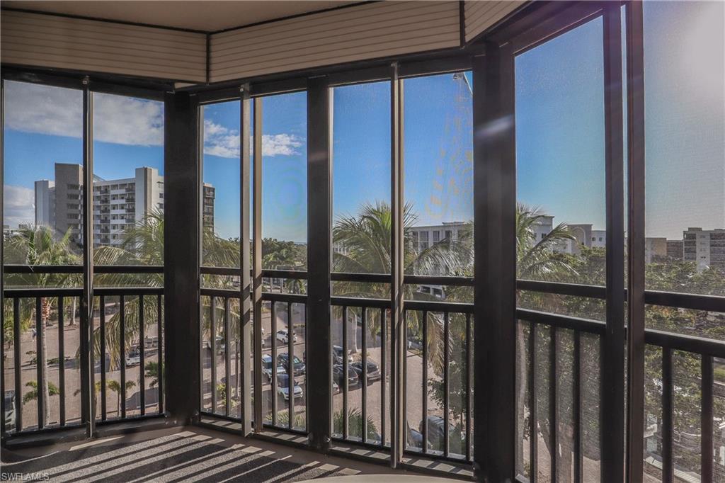 HARBOUR POINTE CONDO - Residential