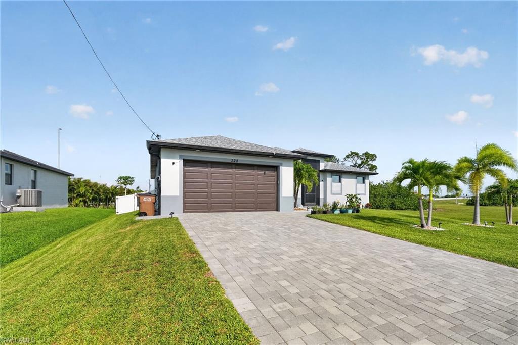 CAPE CORAL - Residential