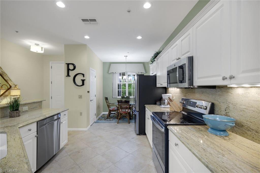 LAKE BARRINGTON - Residential
