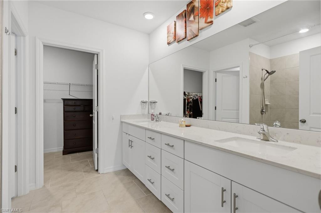 SAVANNA LAKES - Residential