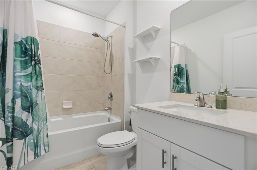 SAVANNA LAKES - Residential